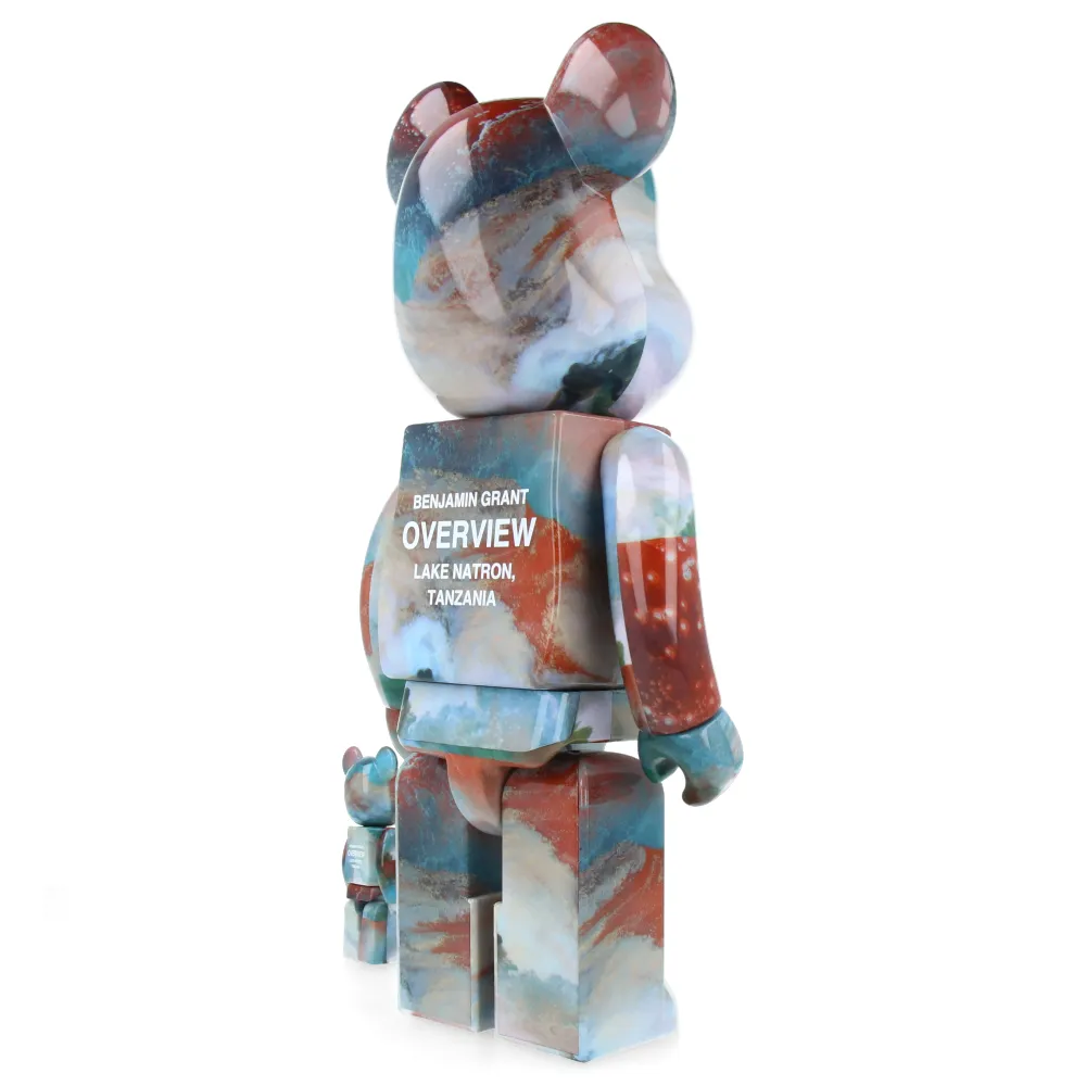 1000% Bearbrick Benjamin Grant - Overview Lake Natron