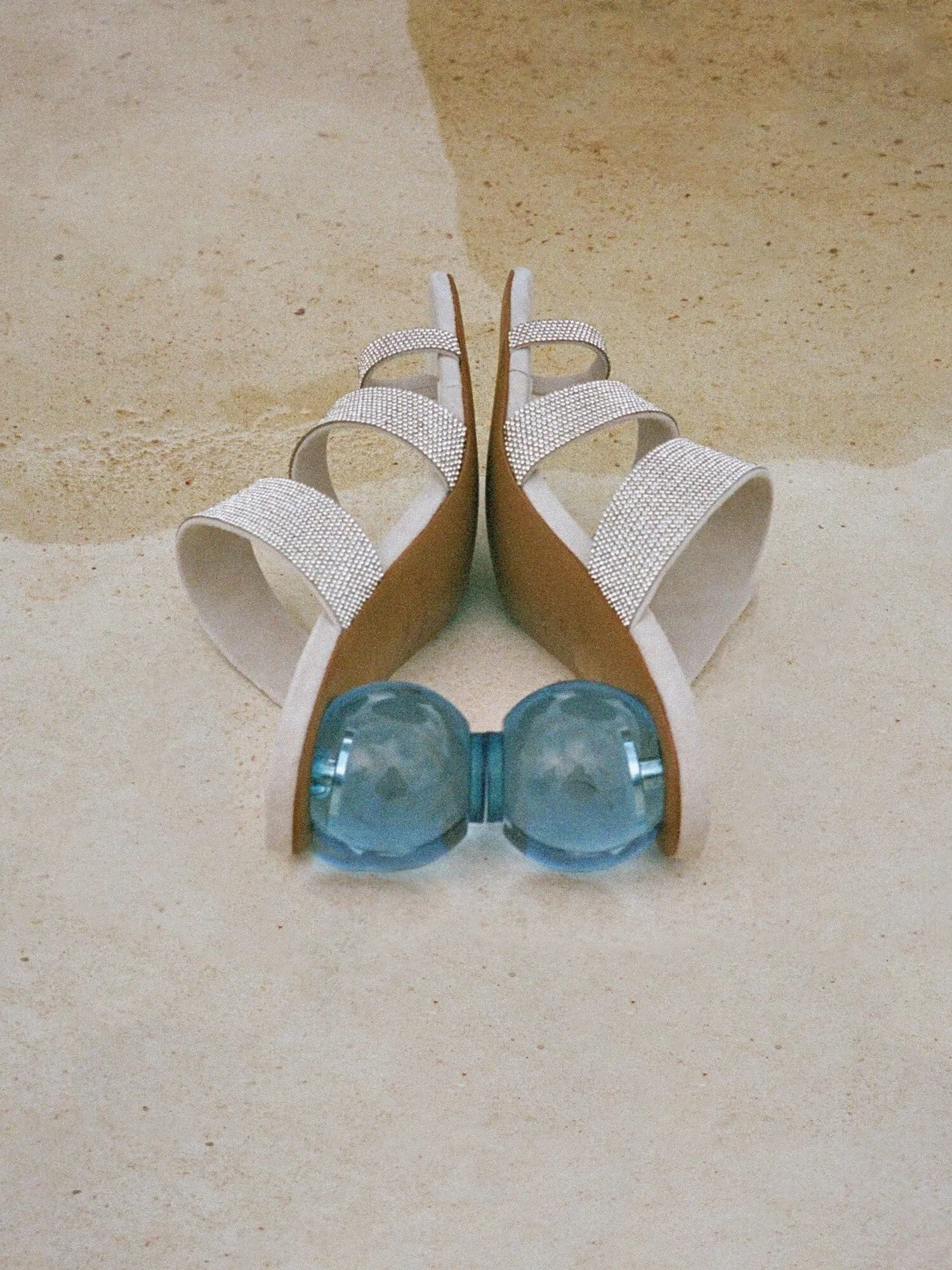 CEFALU - Mules à talons sphériques en plexi et brides en strass